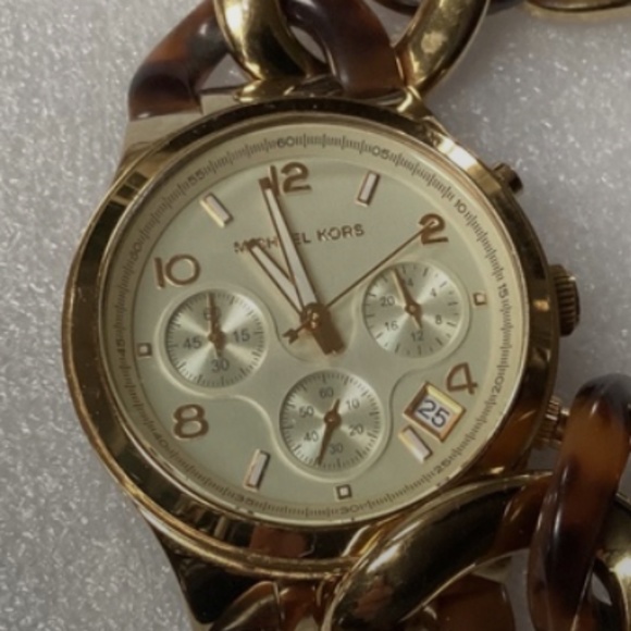 Michael Kors Women’s Runway Twist Chronograph Watch MK-4222 - Picture 1 of 16